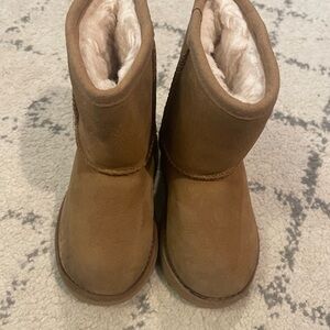 Toddler Ugg Cozy Tan Shearling-Lined Boots